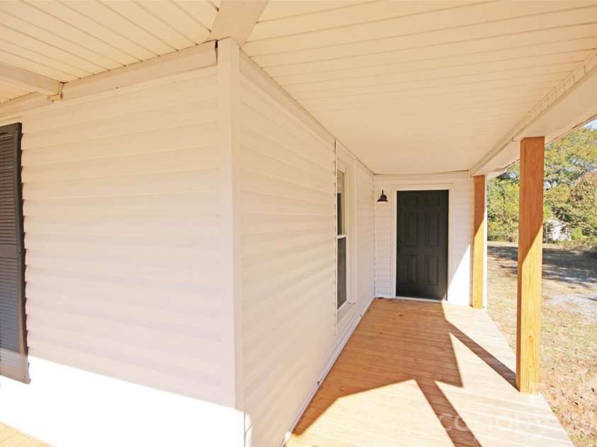 119 Marion Street, Clover, SC 29710.  MLS# CAR4334219, YatesRealty ID 5360. 