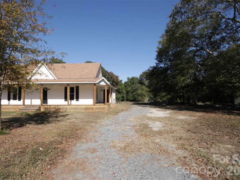 119 Marion Street, Clover, SC 29710.  MLS# CAR4334219, YatesRealty ID 5360. 