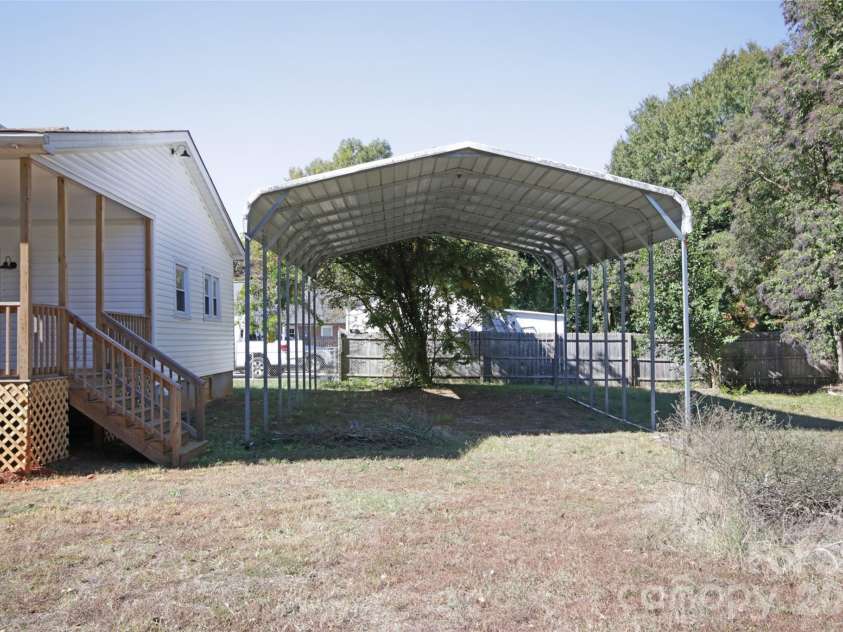 119 Marion Street, Clover, SC 29710.  MLS# CAR4334219, YatesRealty ID 5360. 