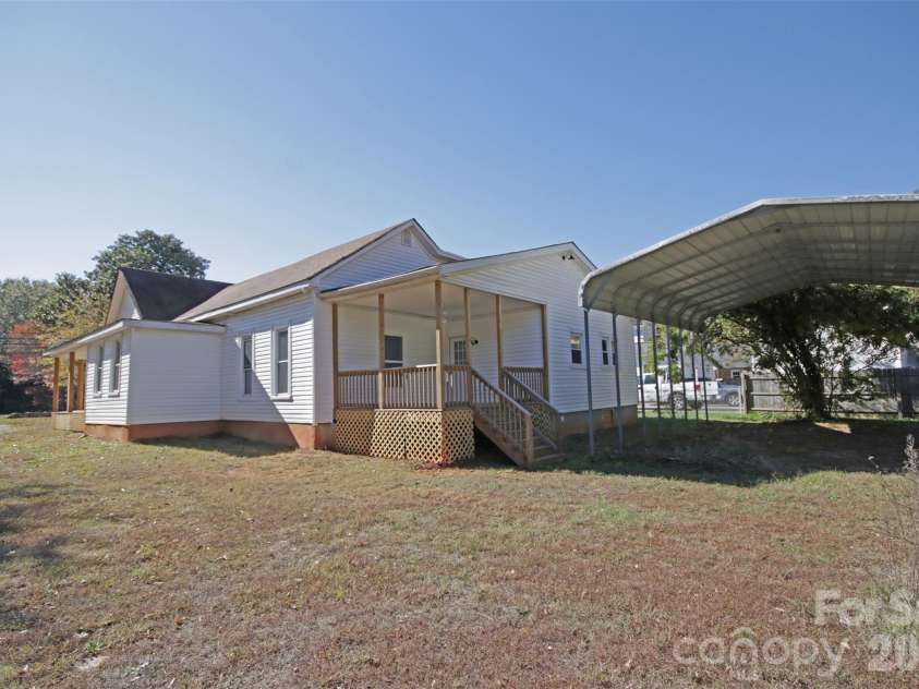 119 Marion Street, Clover, SC 29710.  MLS# CAR4334219, YatesRealty ID 5360. 