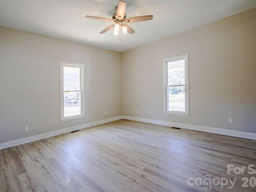 119 Marion Street, Clover, SC 29710.  MLS# CAR4334219, YatesRealty ID 5360. 