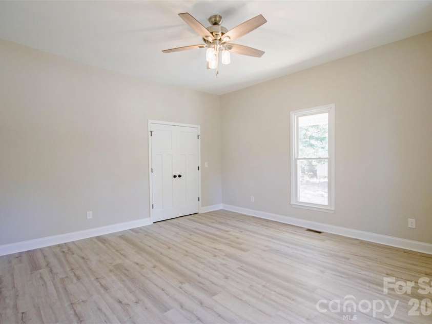 119 Marion Street, Clover, SC 29710.  MLS# CAR4334219, YatesRealty ID 5360. 