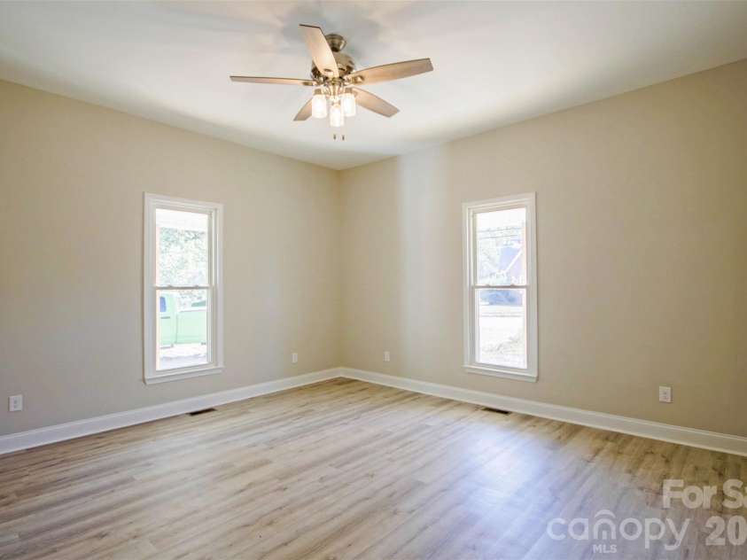 119 Marion Street, Clover, SC 29710.  MLS# CAR4334219, YatesRealty ID 5360. 