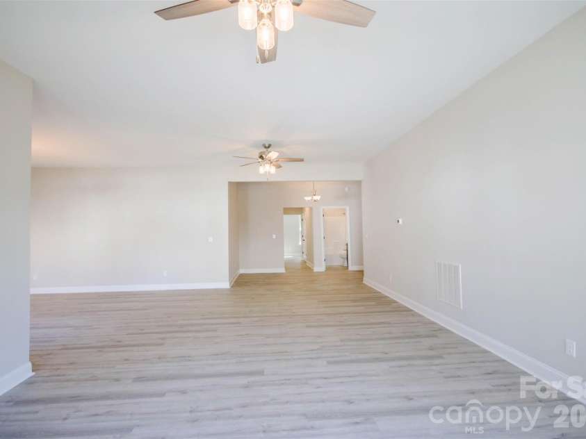 119 Marion Street, Clover, SC 29710.  MLS# CAR4334219, YatesRealty ID 5360. 