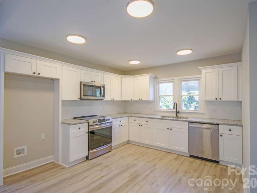 119 Marion Street, Clover, SC 29710.  MLS# CAR4334219, YatesRealty ID 5360. 