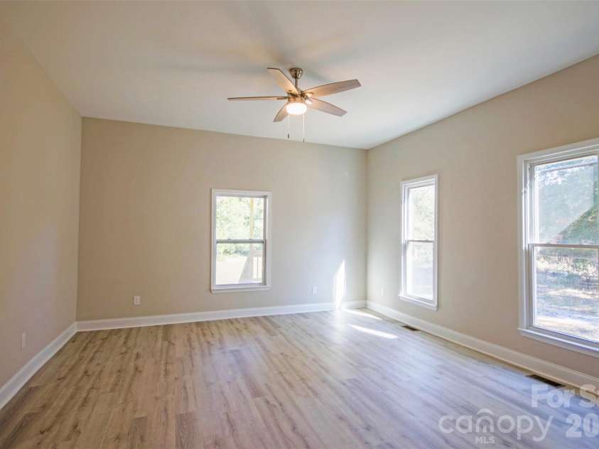 119 Marion Street, Clover, SC 29710.  MLS# CAR4334219, YatesRealty ID 5360. 