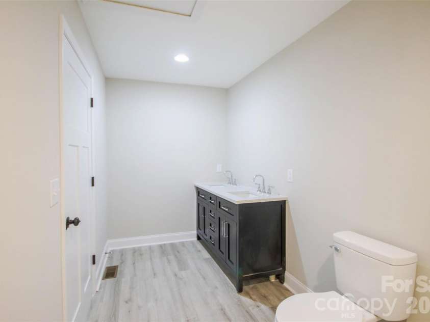 119 Marion Street, Clover, SC 29710.  MLS# CAR4334219, YatesRealty ID 5360. 