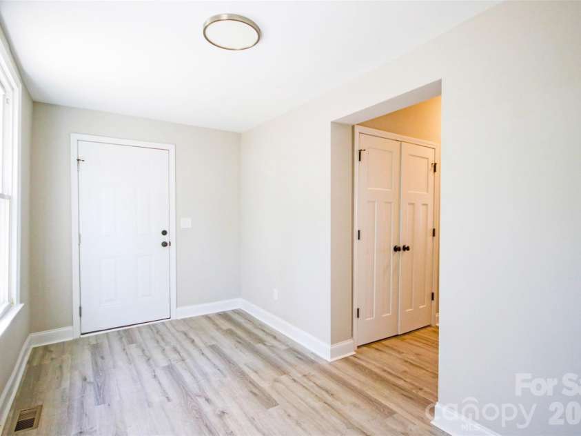 119 Marion Street, Clover, SC 29710.  MLS# CAR4334219, YatesRealty ID 5360. 