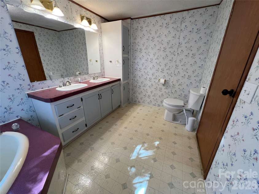 144 Skyview Avenue, Forest City, NC 28043.  MLS# CAR4427958, YatesRealty ID 53602. 