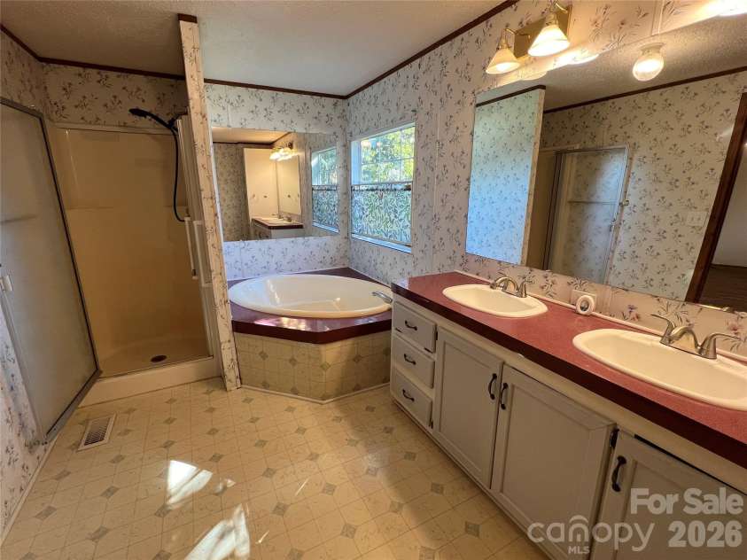 144 Skyview Avenue, Forest City, NC 28043.  MLS# CAR4427958, YatesRealty ID 53602. 