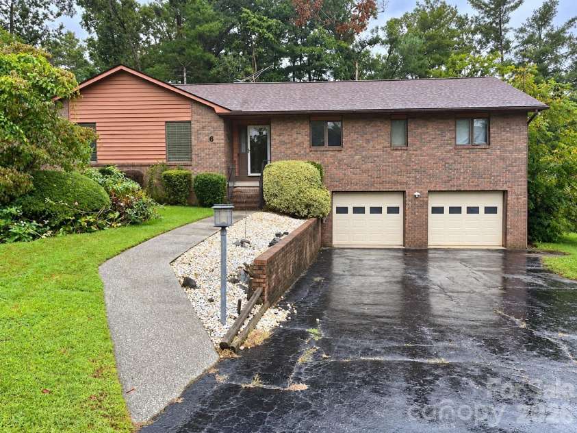 6 Daniel Drive, Fletcher, NC 28732.  MLS# CAR4428702, YatesRealty ID 53603. 