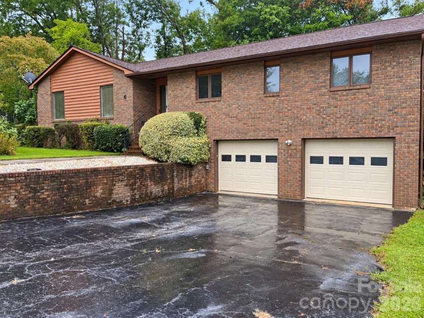6 Daniel Drive, Fletcher, NC 28732.  MLS# CAR4428702, YatesRealty ID 53603. 