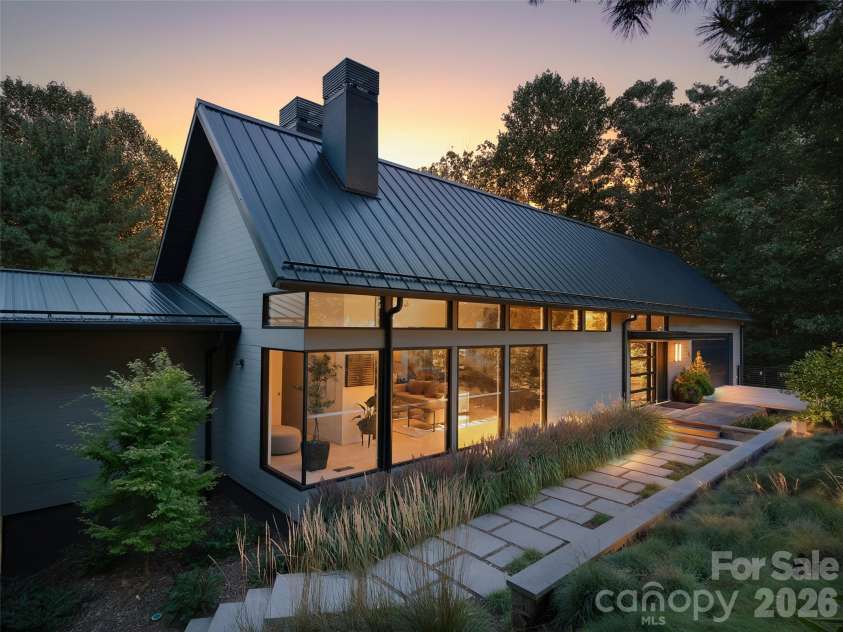 6 Waterside Drive, Asheville, NC 28804.  MLS# CAR4423938, YatesRealty ID 53607. 