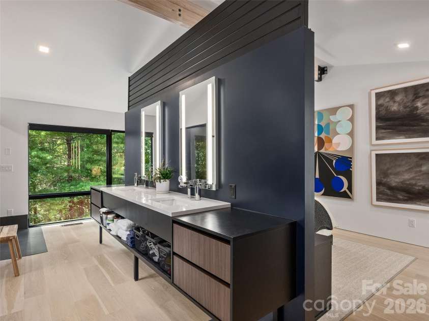6 Waterside Drive, Asheville, NC 28804.  MLS# CAR4423938, YatesRealty ID 53607. 
