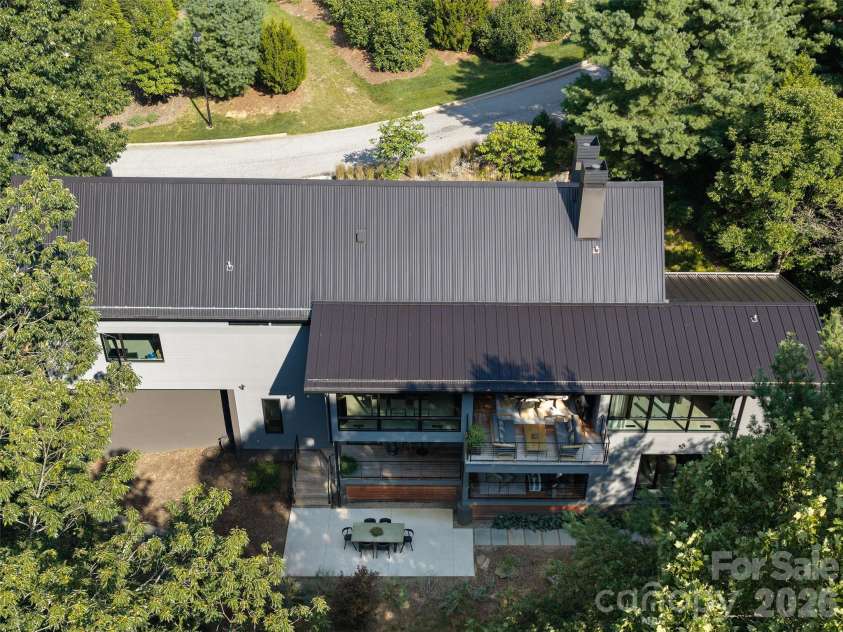 6 Waterside Drive, Asheville, NC 28804.  MLS# CAR4423938, YatesRealty ID 53607. 