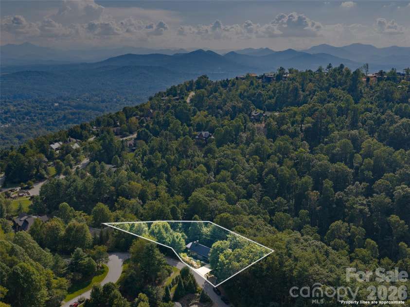 6 Waterside Drive, Asheville, NC 28804.  MLS# CAR4423938, YatesRealty ID 53607. 