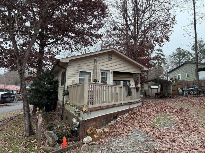 102 Arrowood Trail, Mount Gilead, NC 27306.  MLS# CAR4327962, YatesRealty ID 5361. 