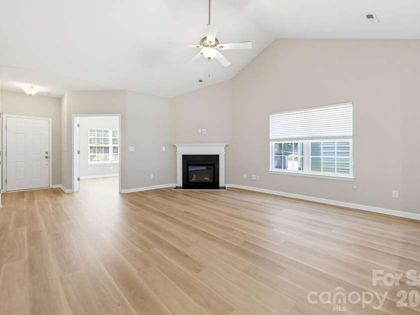 1704 Swan Drive, Charlotte, NC 28216.  MLS# CAR4429559, YatesRealty ID 53612. 
