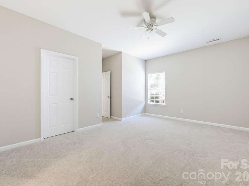 1704 Swan Drive, Charlotte, NC 28216.  MLS# CAR4429559, YatesRealty ID 53612. 