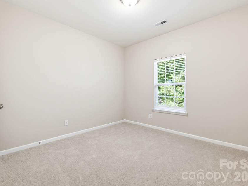 1704 Swan Drive, Charlotte, NC 28216.  MLS# CAR4429559, YatesRealty ID 53612. 