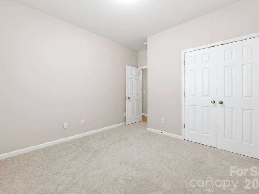 1704 Swan Drive, Charlotte, NC 28216.  MLS# CAR4429559, YatesRealty ID 53612. 