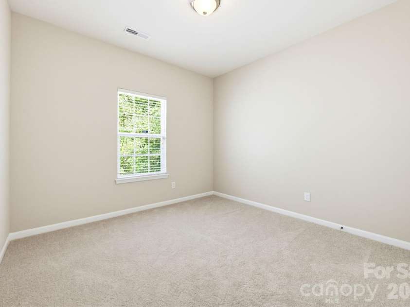 1704 Swan Drive, Charlotte, NC 28216.  MLS# CAR4429559, YatesRealty ID 53612. 
