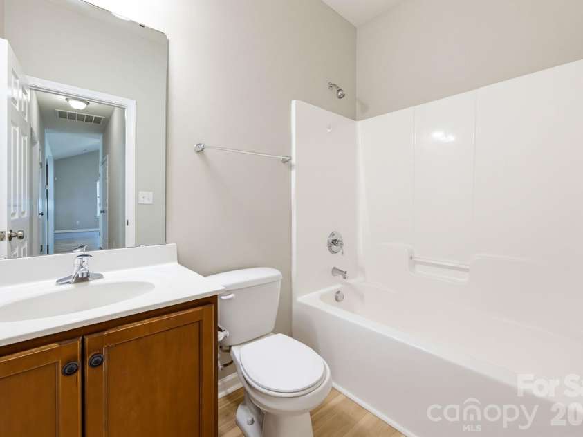 1704 Swan Drive, Charlotte, NC 28216.  MLS# CAR4429559, YatesRealty ID 53612. 