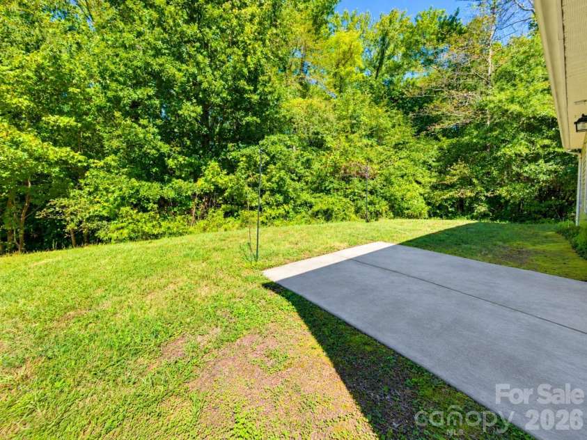 1704 Swan Drive, Charlotte, NC 28216.  MLS# CAR4429559, YatesRealty ID 53612. 