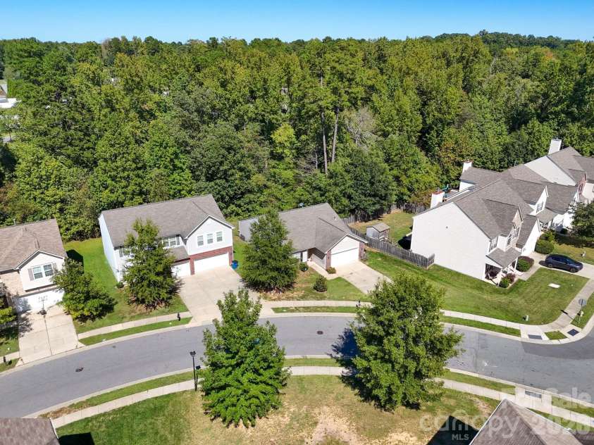 1704 Swan Drive, Charlotte, NC 28216.  MLS# CAR4429559, YatesRealty ID 53612. 