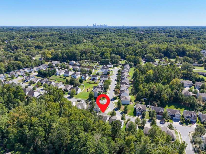 1704 Swan Drive, Charlotte, NC 28216.  MLS# CAR4429559, YatesRealty ID 53612. 