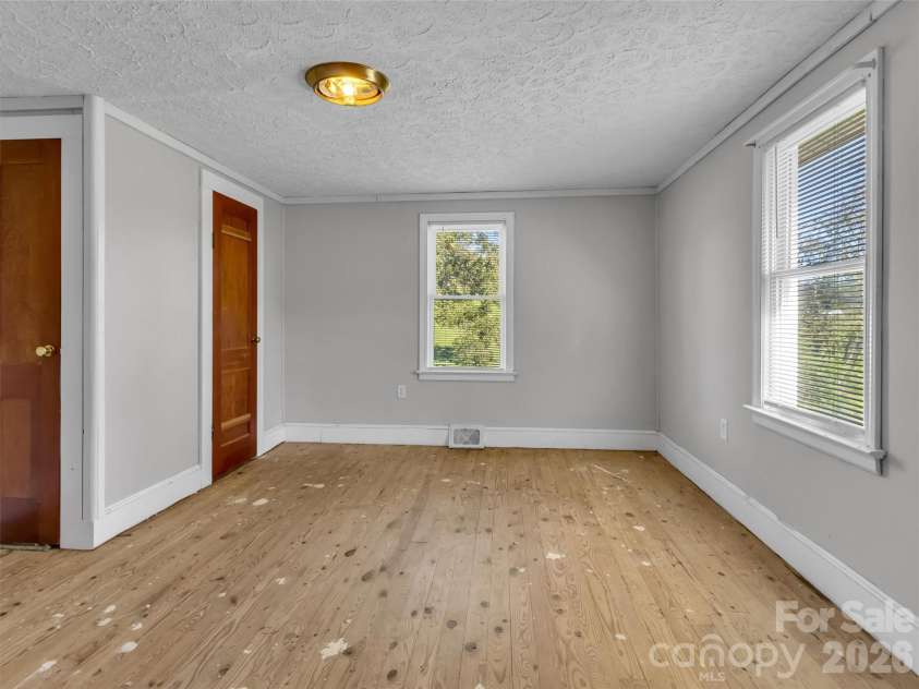 408 Sunny Drive, Waynesville, NC 28786.  MLS# CAR4429563, YatesRealty ID 53614. 