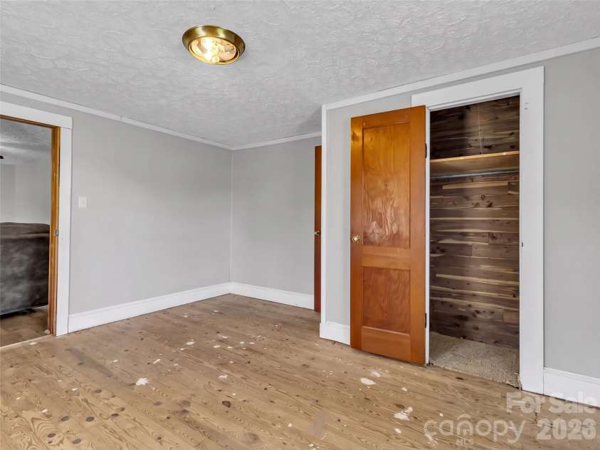 408 Sunny Drive, Waynesville, NC 28786.  MLS# CAR4429563, YatesRealty ID 53614. 