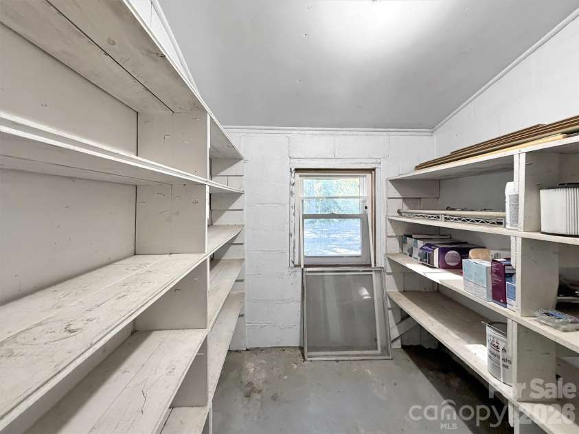 408 Sunny Drive, Waynesville, NC 28786.  MLS# CAR4429563, YatesRealty ID 53614. 