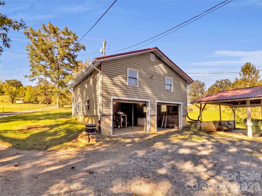 408 Sunny Drive, Waynesville, NC 28786.  MLS# CAR4429563, YatesRealty ID 53614. 