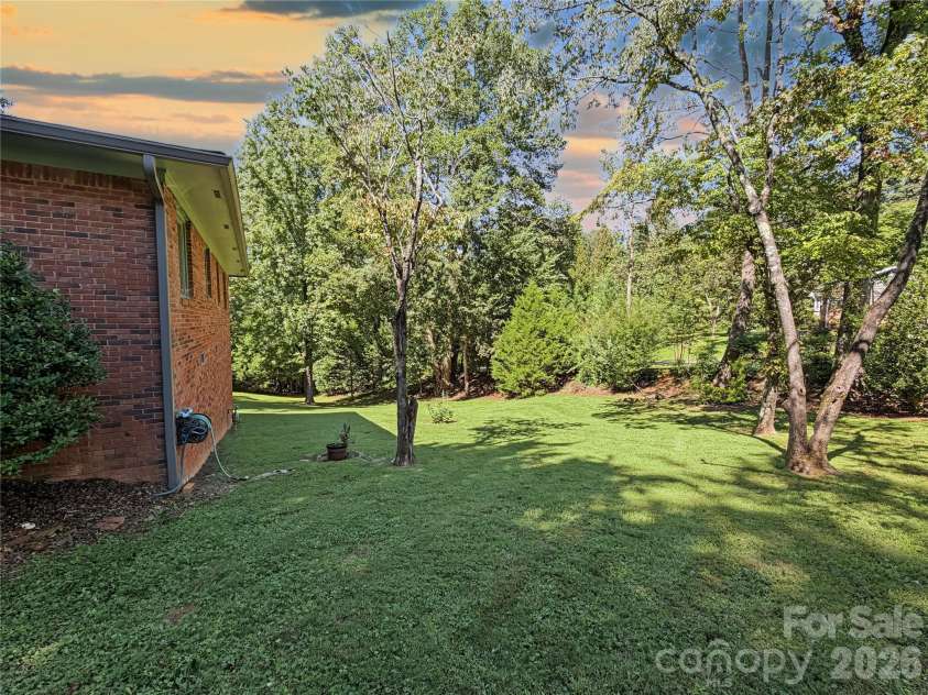 186 Catherine Drive, Columbus, NC 28722.  MLS# CAR4429572, YatesRealty ID 53615. 