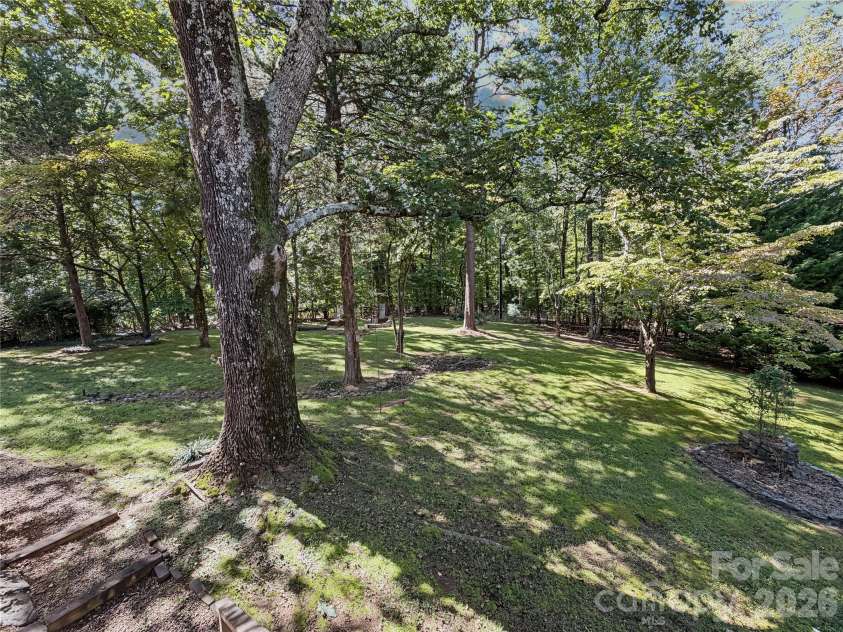 186 Catherine Drive, Columbus, NC 28722.  MLS# CAR4429572, YatesRealty ID 53615. 