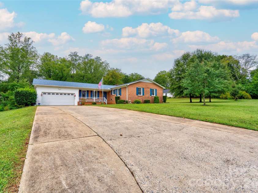 626 Leander Street, Shelby, NC 28152.  MLS# CAR4428568, YatesRealty ID 53616. Front Left