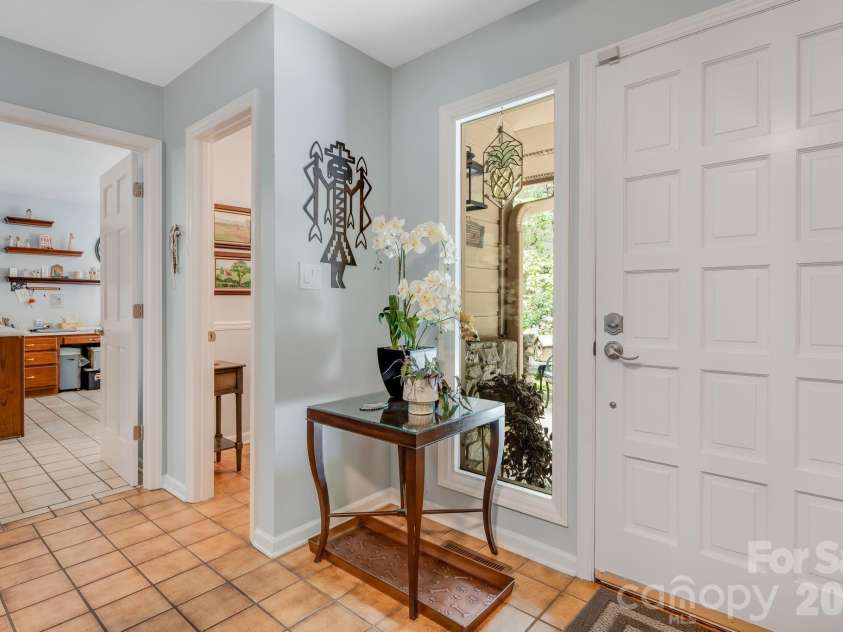 1702 Timber Trail, Asheville, NC 28804.  MLS# CAR4423748, YatesRealty ID 53617. 