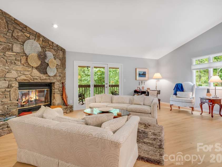1702 Timber Trail, Asheville, NC 28804.  MLS# CAR4423748, YatesRealty ID 53617. 
