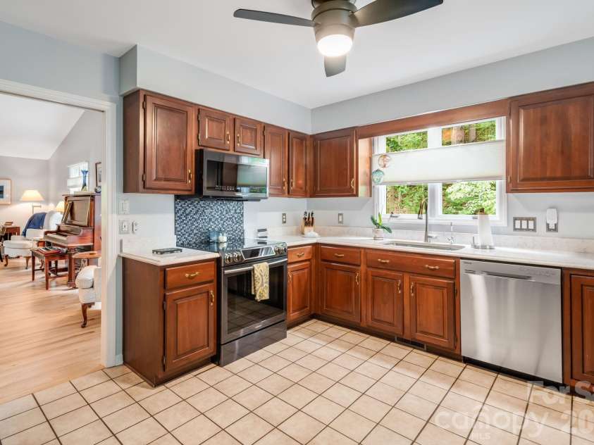 1702 Timber Trail, Asheville, NC 28804.  MLS# CAR4423748, YatesRealty ID 53617. 