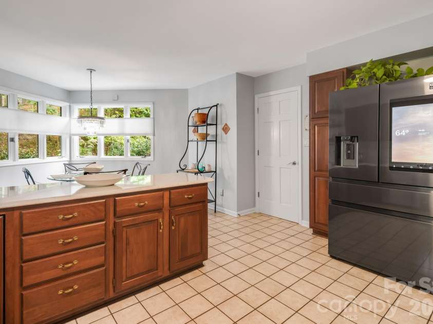 1702 Timber Trail, Asheville, NC 28804.  MLS# CAR4423748, YatesRealty ID 53617. 