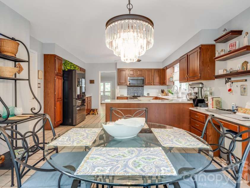 1702 Timber Trail, Asheville, NC 28804.  MLS# CAR4423748, YatesRealty ID 53617. 