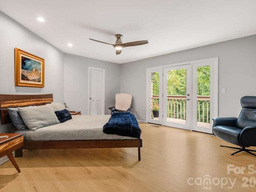 1702 Timber Trail, Asheville, NC 28804.  MLS# CAR4423748, YatesRealty ID 53617. 