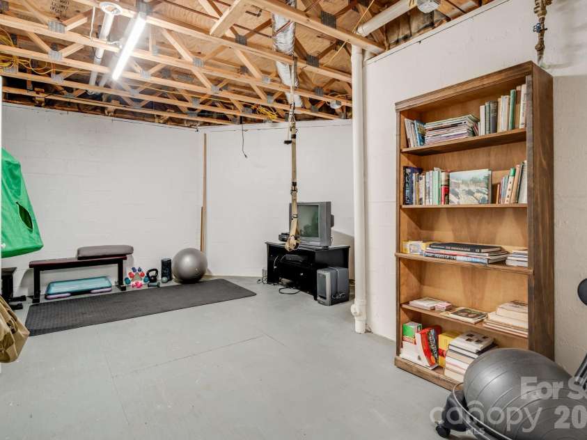 1702 Timber Trail, Asheville, NC 28804.  MLS# CAR4423748, YatesRealty ID 53617. 