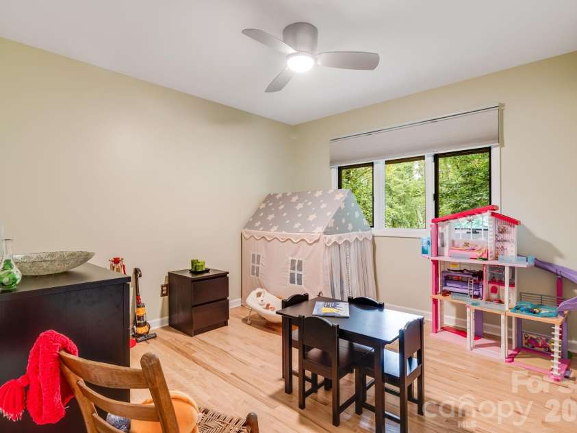1702 Timber Trail, Asheville, NC 28804.  MLS# CAR4423748, YatesRealty ID 53617. 