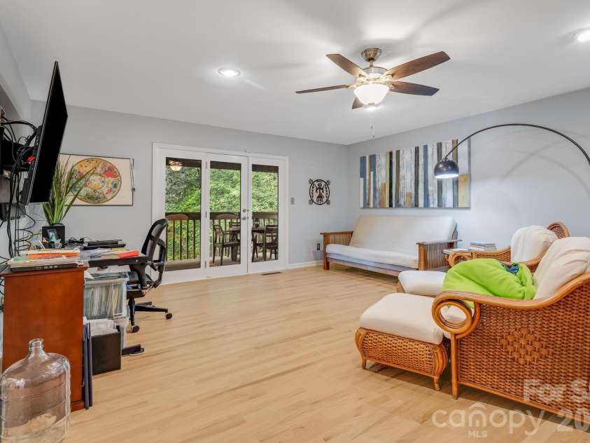 1702 Timber Trail, Asheville, NC 28804.  MLS# CAR4423748, YatesRealty ID 53617. 