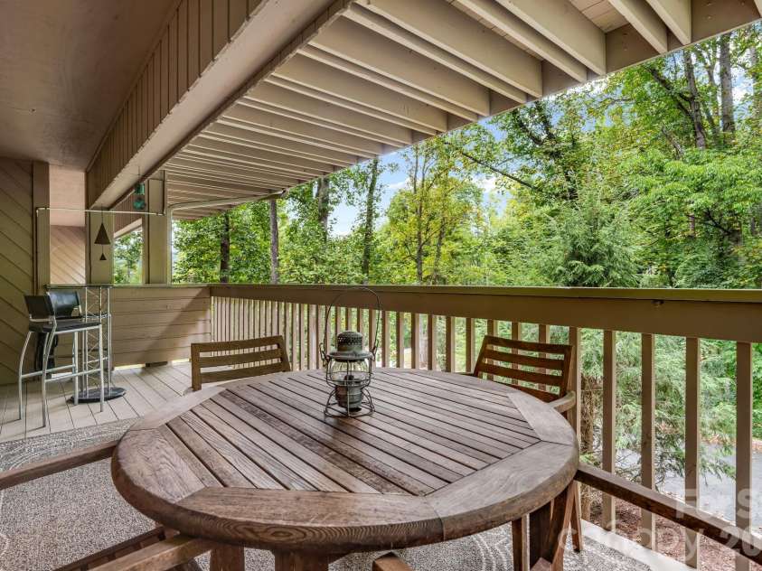 1702 Timber Trail, Asheville, NC 28804.  MLS# CAR4423748, YatesRealty ID 53617. 