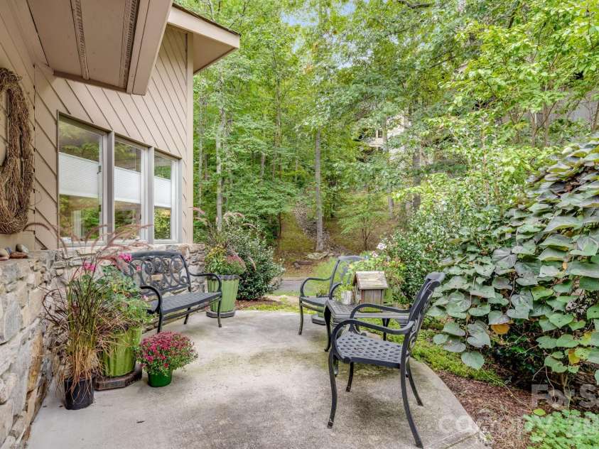 1702 Timber Trail, Asheville, NC 28804.  MLS# CAR4423748, YatesRealty ID 53617. 