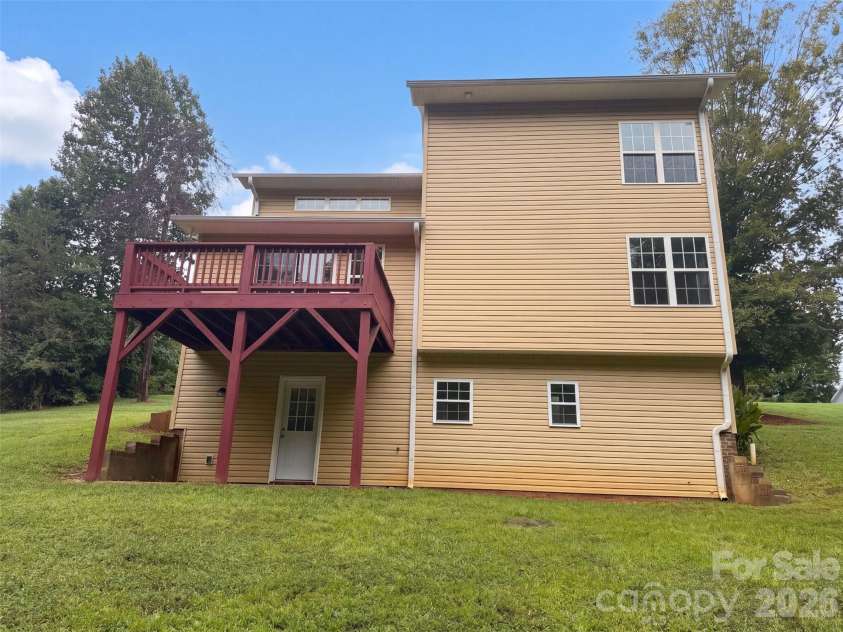 117 Sundance Circle, Statesville, NC 28625.  MLS# CAR4429597, YatesRealty ID 53618. 