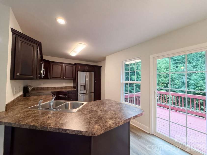 117 Sundance Circle, Statesville, NC 28625.  MLS# CAR4429597, YatesRealty ID 53618. 